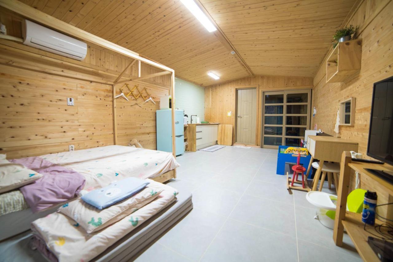 Jeju Sunflower Pension Seogwipo Dış mekan fotoğraf