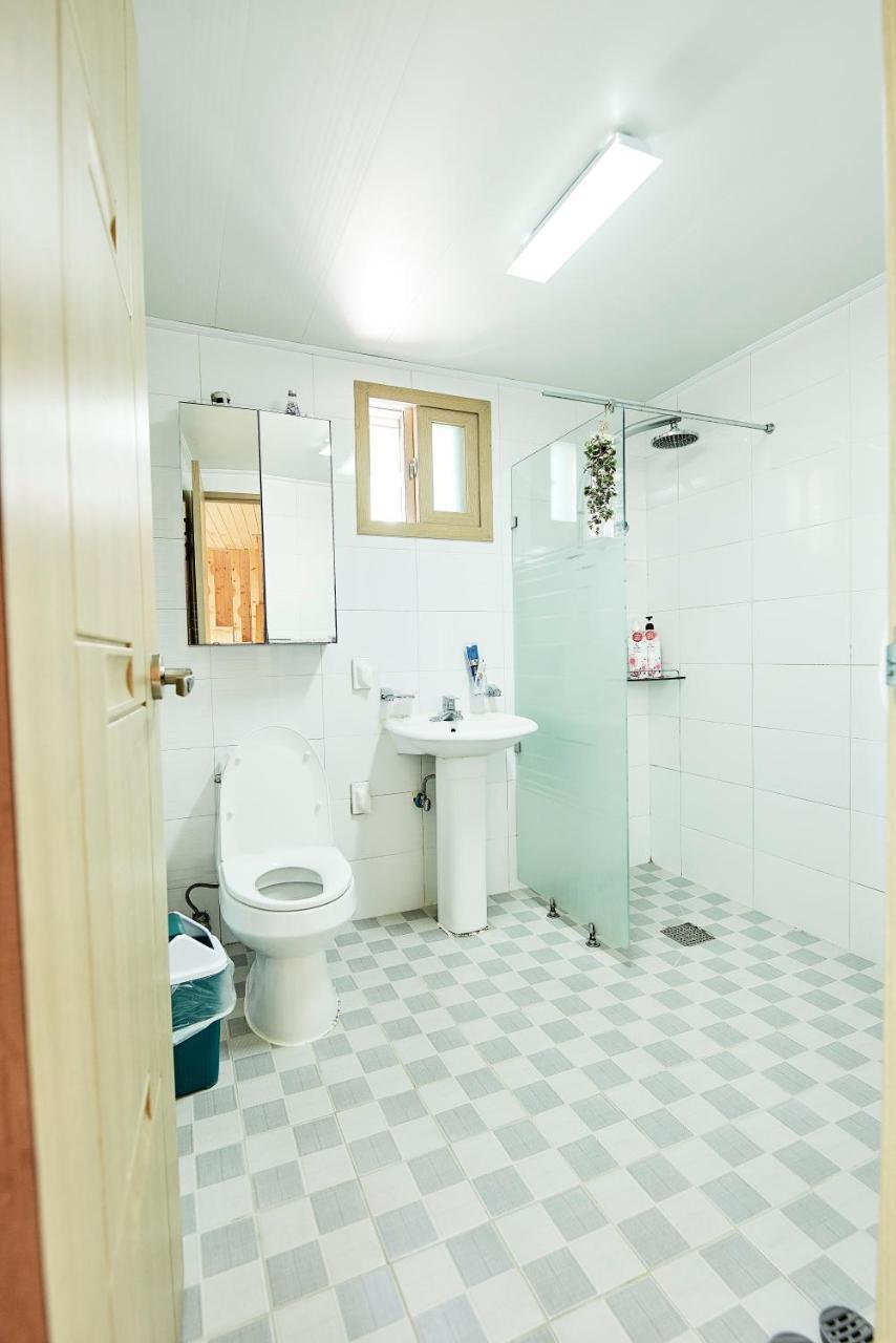 Jeju Sunflower Pension Seogwipo Dış mekan fotoğraf