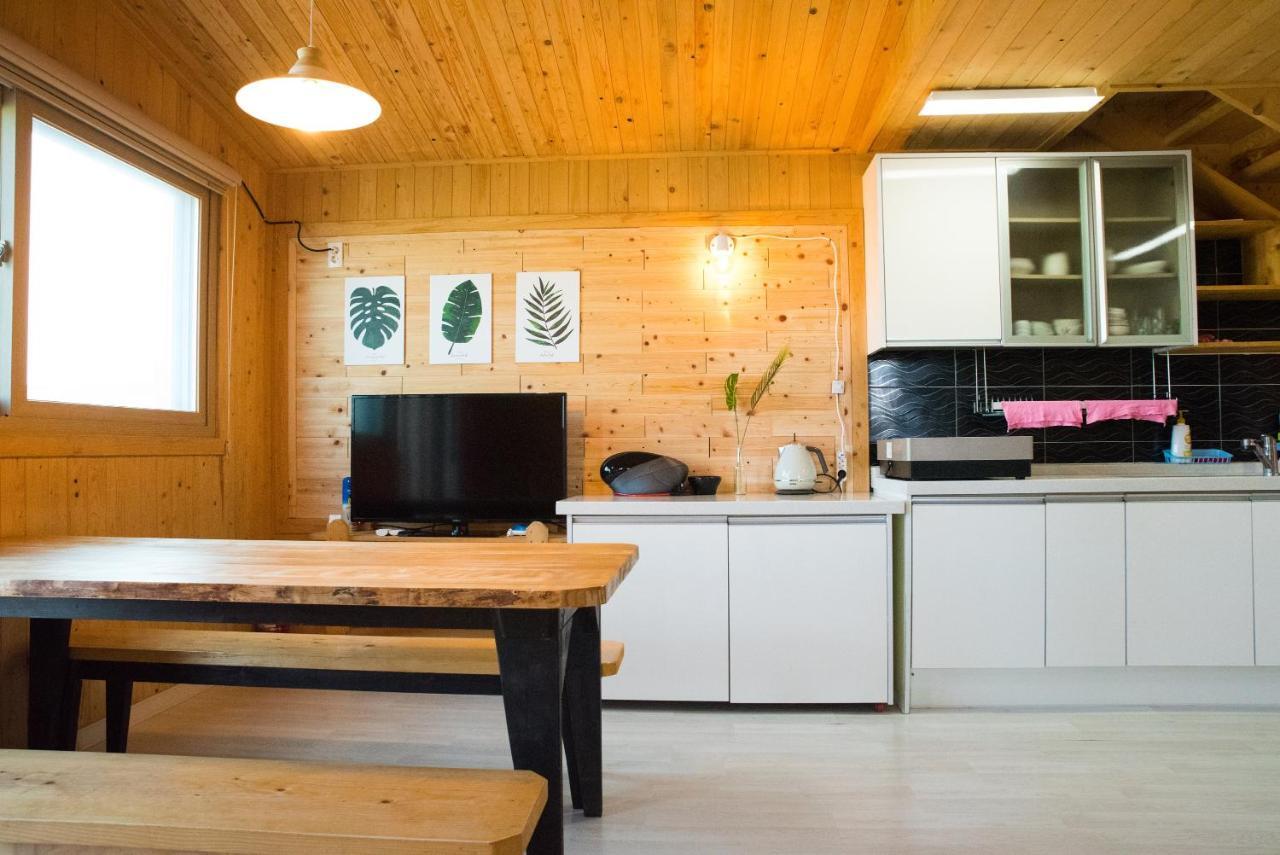 Jeju Sunflower Pension Seogwipo Dış mekan fotoğraf
